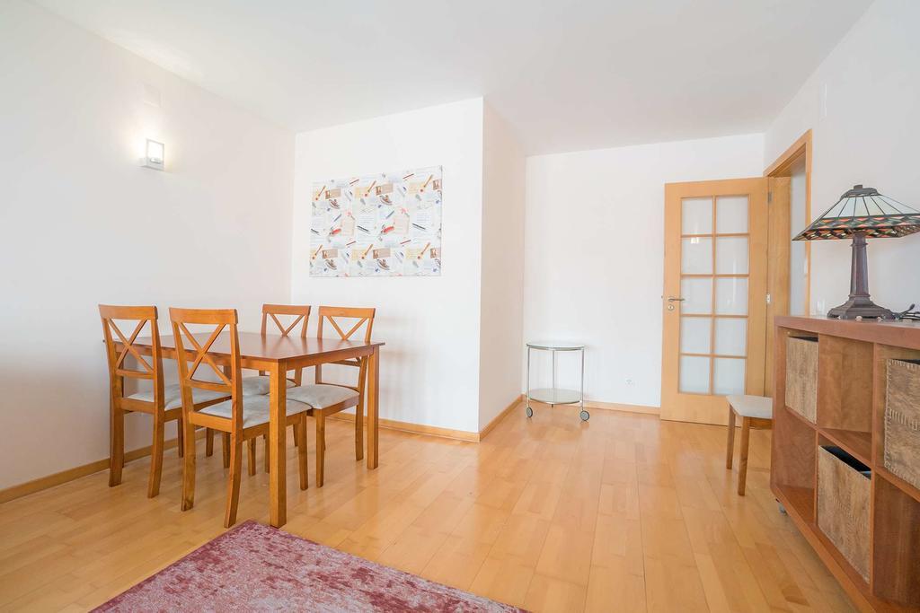 Apartament 1-minute Walk To The Metro And 2 To The Supermarket *